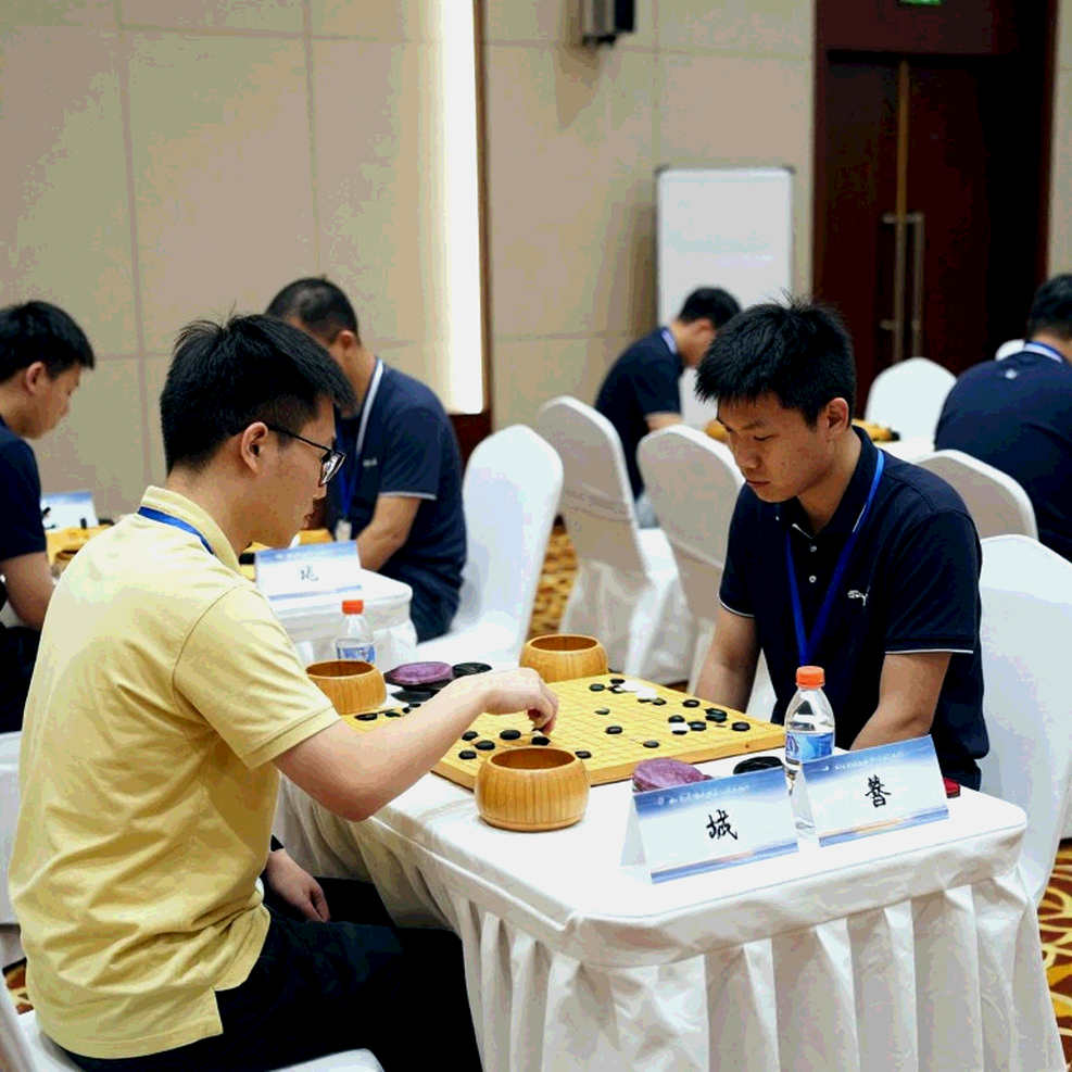 Nước 5.e5! và bài học Samarkand: Khi cánh chim già không hạ cánh