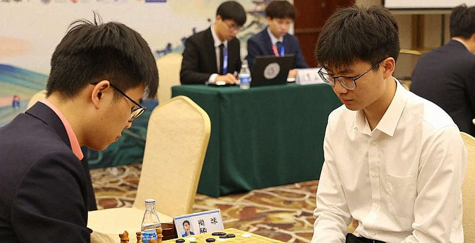 Atyrau Masters: Hai hạt giống gục ngã và tiếng vọng từ một tờ tạp chí