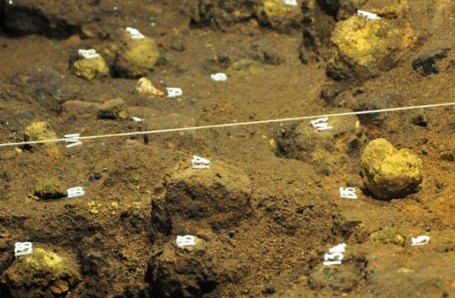 660x433-mysterious-spheres-1304292-temple1