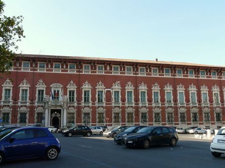 800px-Massa-palazzo_ducale2