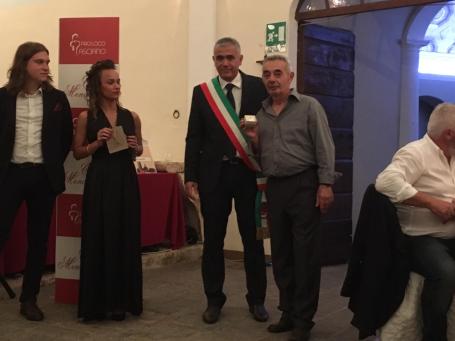 foto di gianni prepiato col menciaiolo d'argento ad asciano